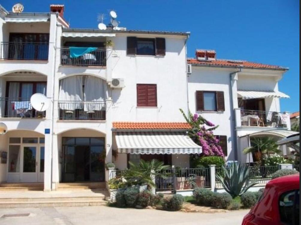 Olivia, Seaside Apartment In Medulin, Croatia ภายนอก รูปภาพ